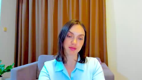 Mia online show from 10-22-25, 10:37