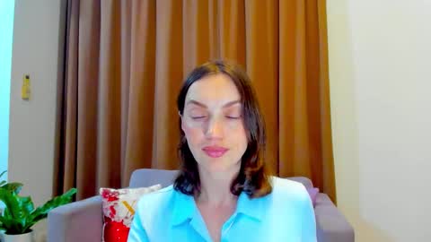 Mia online show from 10-26-25, 02:12