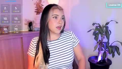 Snapshot of lovelygirl45 chatting on 06-23-26, 02:31 Valerie online show from 06-23-26, 02:31