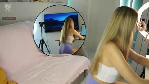 Snapshot of lovelygracee chatting on 06-12-26, 03:22 lovelygracee online show from 06-12-26, 03:22