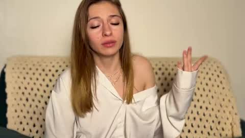 Kate only online show from 05-10-26, 04:23