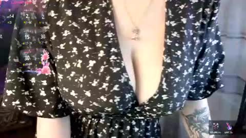 Snapshot of lovelykristii chatting on 07-11-26, 11:28 hristie online show from 07-11-26, 11:28