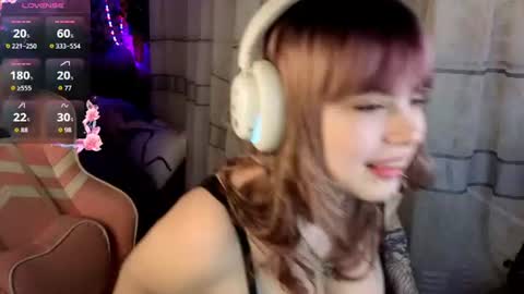 Snapshot of lovelykristii chatting on 07-19-26, 10:35 hristie online show from 07-19-26, 10:35