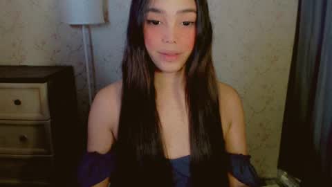 Snapshot of lovelylaiza chatting on 06-25-26, 07:24 Cutie Laiza online show from 06-25-26, 07:24