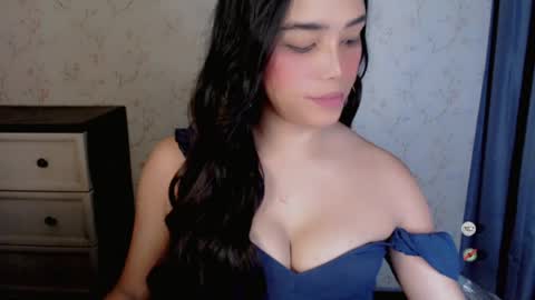 Snapshot of lovelylaiza chatting on 07-25-26, 10:35 Cutie Laiza online show from 07-25-26, 10:35