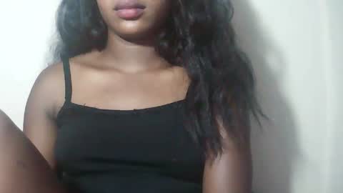 lovelylarra online show from 03-29-26, 08:47