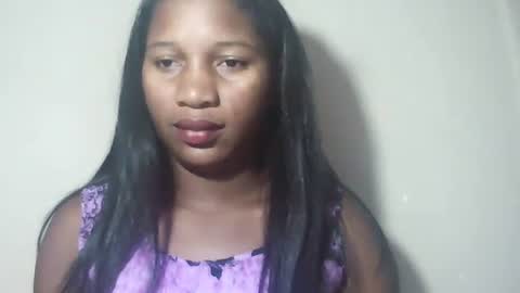 lovelylarra online show from 04-12-26, 08:41