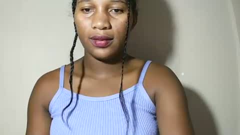 lovelylarra online show from 05-03-26, 11:00