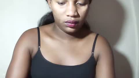 lovelylarra online show from 05-06-26, 10:53