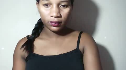 lovelylarra online show from 05-08-26, 06:52