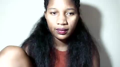 lovelylarra online show from 05-10-26, 09:25