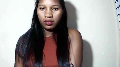 lovelylarra online show from 06-13-26, 06:39