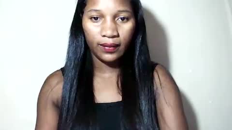 lovelylarra online show from 06-14-26, 06:43
