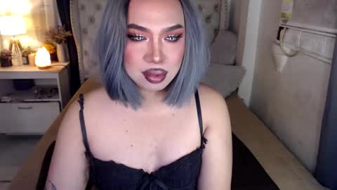 Snapshot of lovelymarie69 chatting on 01-18-25, 06:10 Rebeca online show from 01-18-25, 06:10