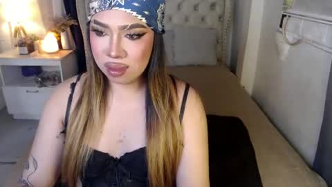 Snapshot of lovelymarie69 chatting on 01-27-25, 06:31 Rebeca online show from 01-27-25, 06:31
