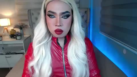 Snapshot of lovelymarie69 chatting on 02-09-25, 05:33 Rebeca online show from 02-09-25, 05:33