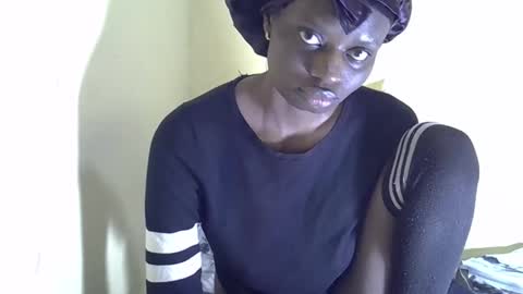 lovelymee2 online show from 10-21-25, 02:12