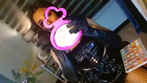 lovelymiss_shyna11 online show from 05-11-26, 04:29