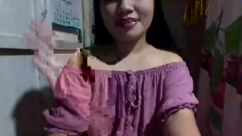 Snapshot of lovelymocha27 chatting on 01-25-25, 10:51 lovelymocha27s online show from 01-25-25, 10:51