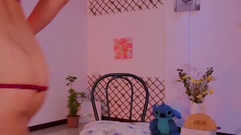 Snapshot of lovelymoon_ chatting on 05-15-26, 05:14 lovelymoon_ online show from 05-15-26, 05:14