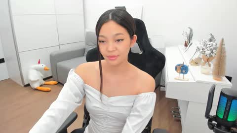 kim online show from 12-17-24, 02:44