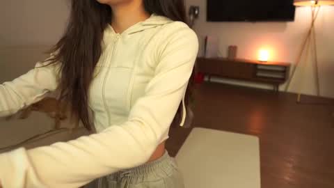 Snapshot of lovelynightt chatting on 10-05-25, 02:37 kim online show from 10-05-25, 02:37