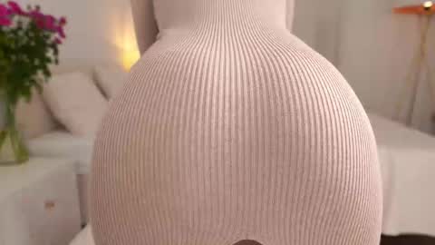 Snapshot of lovelynightt chatting on 11-14-25, 04:17 kim online show from 11-14-25, 04:17