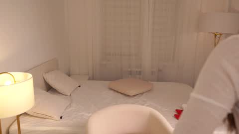 kim online show from 12-18-25, 01:28