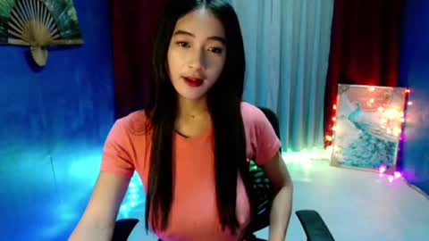 Snapshot of lovelypetite143 chatting on 06-25-26, 06:45 lovelypetite143 online show from 06-25-26, 06:45