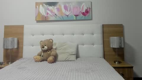 Sophia online show from 09-21-25, 04:14