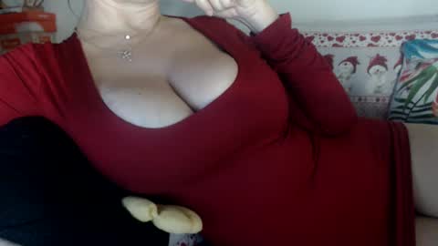 lovelywoman22 online show from 12-20-24, 06:40