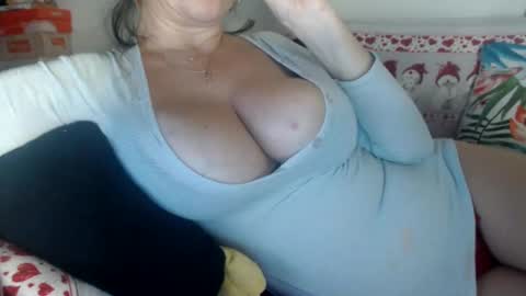 lovelywoman22 online show from 12-21-24, 07:06