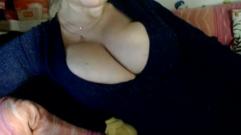 lovelywoman22 online show from 02-16-25, 03:37