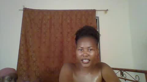 Snapshot of lovelyy_dreams chatting on 02-26-26, 07:13 Hanna online show from 02-26-26, 07:13