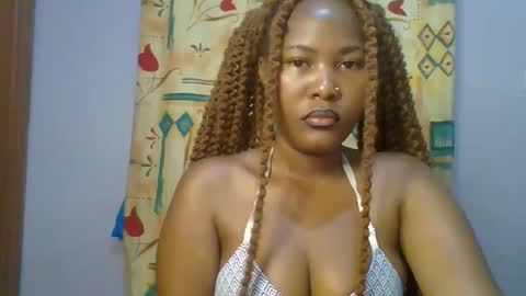 Snapshot of lovelyy_dreams chatting on 04-17-26, 02:25 Hanna online show from 04-17-26, 02:25