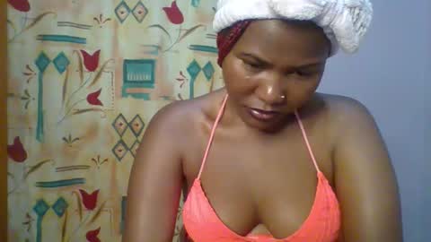 Snapshot of lovelyy_dreams chatting on 04-25-26, 05:43 Hanna online show from 04-25-26, 05:43
