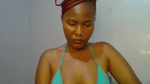 Snapshot of lovelyy_dreams chatting on 04-30-26, 06:25 Hanna online show from 04-30-26, 06:25
