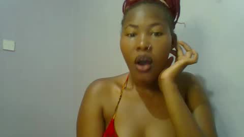 Snapshot of lovelyy_dreams chatting on 05-08-26, 03:01 Hanna online show from 05-08-26, 03:01