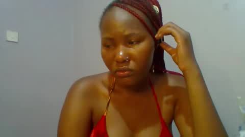 Snapshot of lovelyy_dreams chatting on 05-18-26, 05:08 Hanna online show from 05-18-26, 05:08