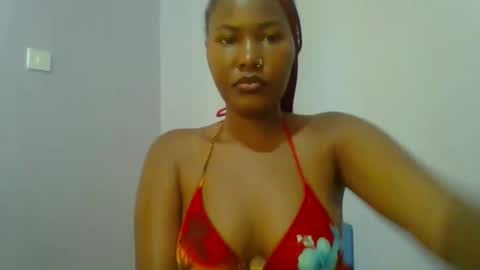 Snapshot of lovelyy_dreams chatting on 05-19-26, 07:15 Hanna online show from 05-19-26, 07:15