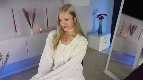 Snapshot of lovendy chatting on 12-10-24, 12:27 NTMY IM LANA online show from 12-10-24, 12:27