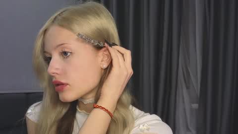 Snapshot of lovendy chatting on 12-16-24, 01:11 NTMY IM LANA online show from 12-16-24, 01:11