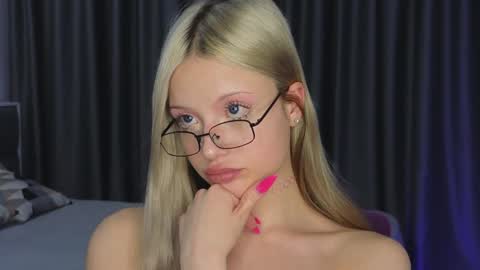 Snapshot of lovendy chatting on 01-07-25, 09:14 NTMY IM LANA online show from 01-07-25, 09:14