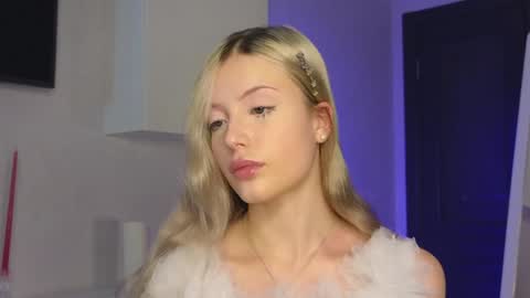 Snapshot of lovendy chatting on 01-29-25, 03:47 NTMY IM LANA online show from 01-29-25, 03:47