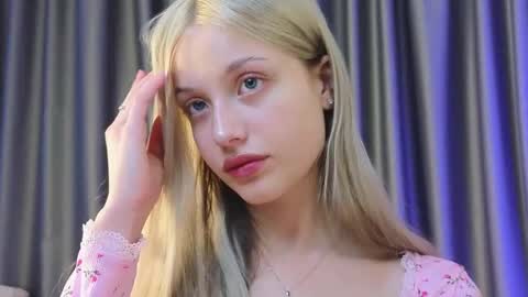Snapshot of lovendy chatting on 02-11-25, 02:24 NTMY IM LANA online show from 02-11-25, 02:24