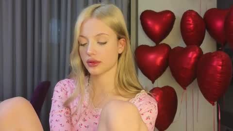 Snapshot of lovendy chatting on 02-14-25, 03:26 NTMY IM LANA online show from 02-14-25, 03:26