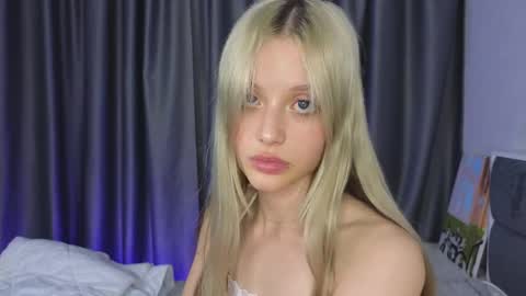 Snapshot of lovendy chatting on 03-08-25, 05:01 NTMY IM LANA online show from 03-08-25, 05:01