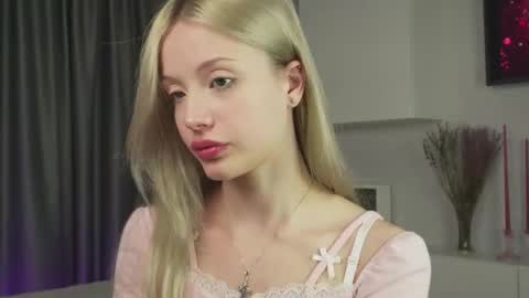 Snapshot of lovendy chatting on 03-11-25, 03:34 NTMY IM LANA online show from 03-11-25, 03:34