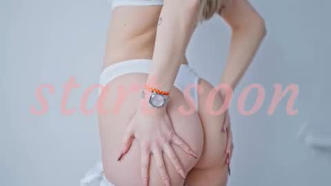 Snapshot of lovendy chatting on 09-18-25, 03:08 NTMY IM LANA online show from 09-18-25, 03:08
