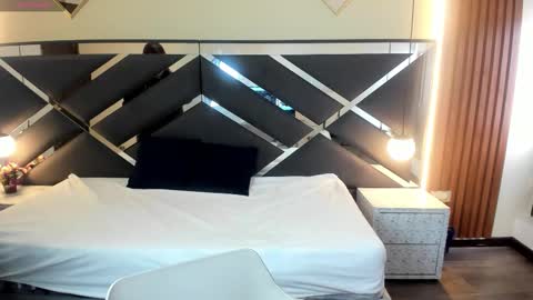 LOVEQUINN online show from 02-02-26, 07:34